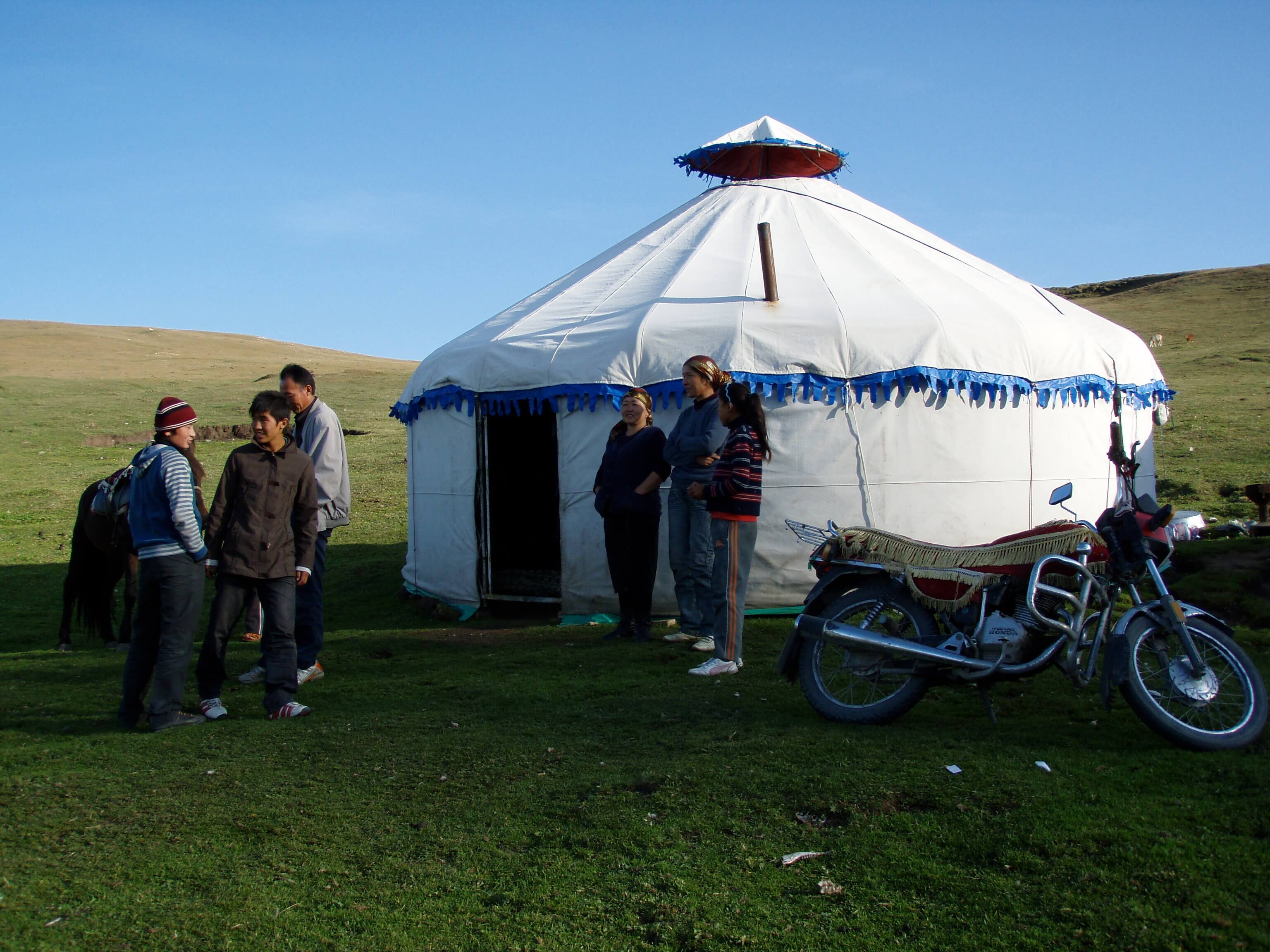 kazachstan yurt.jpg